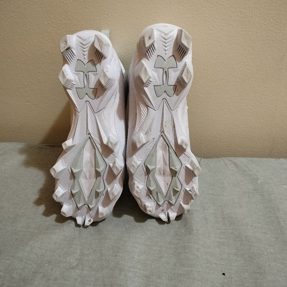 Used Under Armour Spotlight Franchise 3.0 RM Football Cleats size 3 - Picture 3 of 6